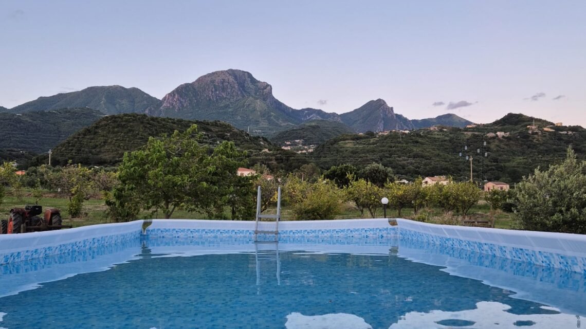 Villa Elvira Country House- la Piscina